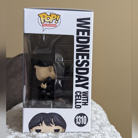 Funko Pop Wednesday with Cello Exclusive NEW - Picture 5 of 9